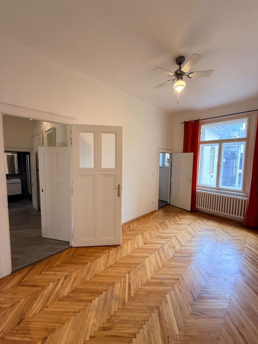 Prenájom bytu 3-izbový 75 m², Malířská, Praha, Praha Prenájom bytu 3-izbový 75 m², Malířská, Praha, Praha