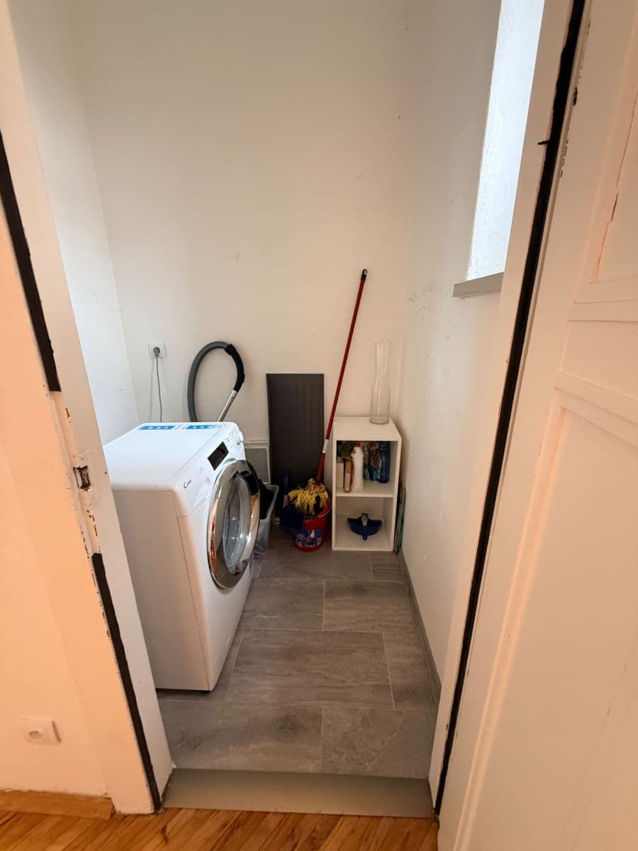 Prenájom bytu 3-izbový 75 m², Malířská, Praha, Praha Prenájom bytu 3-izbový 75 m², Malířská, Praha, Praha