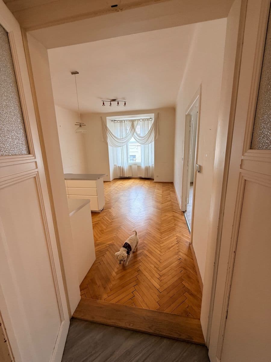 Prenájom bytu 3-izbový 75 m², Malířská, Praha, Praha Prenájom bytu 3-izbový 75 m², Malířská, Praha, Praha