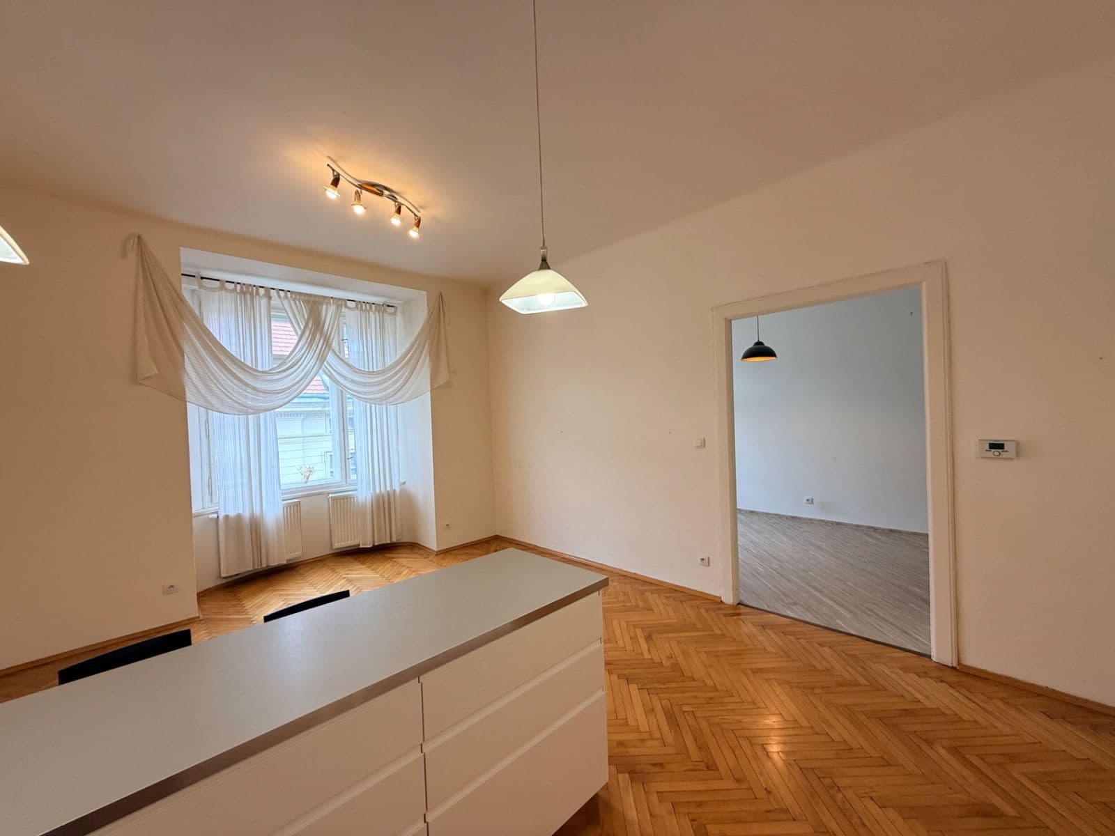 Prenájom bytu 3-izbový 75 m², Malířská, Praha, Praha Prenájom bytu 3-izbový 75 m², Malířská, Praha, Praha