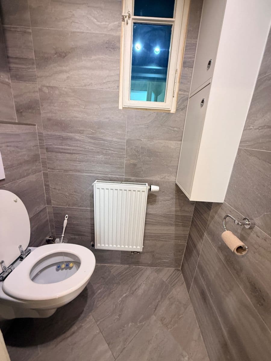 Prenájom bytu 3-izbový 75 m², Malířská, Praha, Praha Prenájom bytu 3-izbový 75 m², Malířská, Praha, Praha