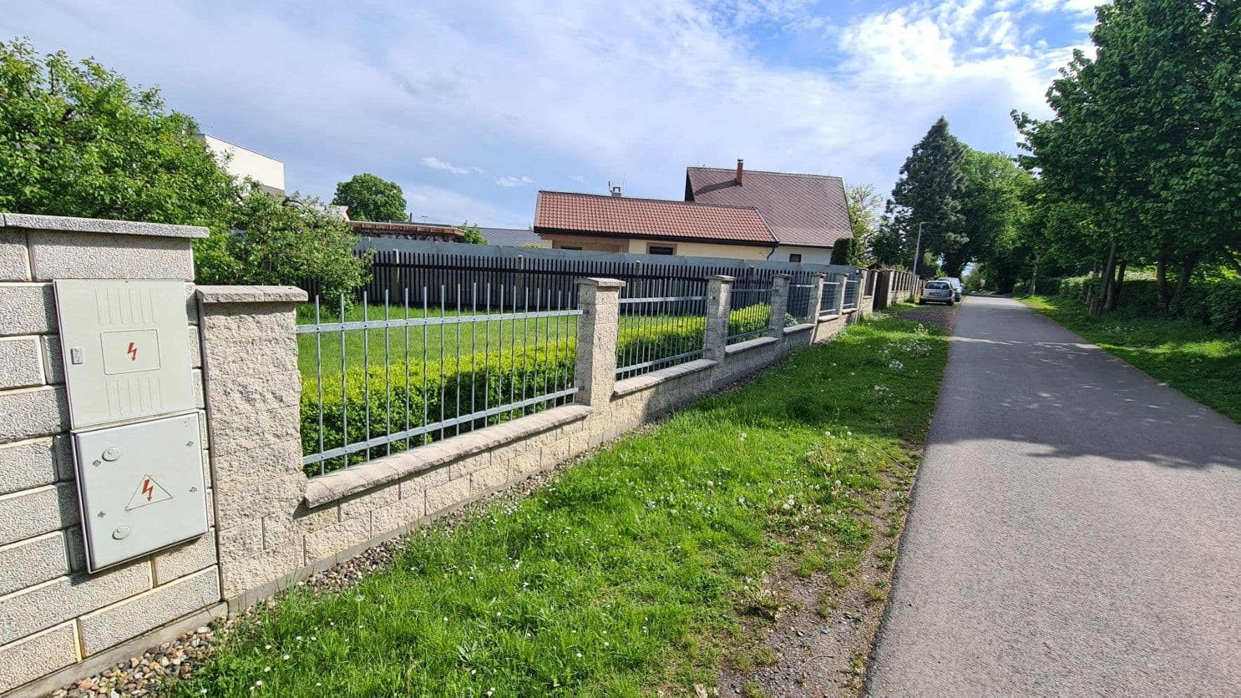 Predaj pozemku 832 m², Západní, Hovorčovice, Středočeský kraj Predaj pozemku 832 m², Západní, Hovorčovice, Středočeský kraj