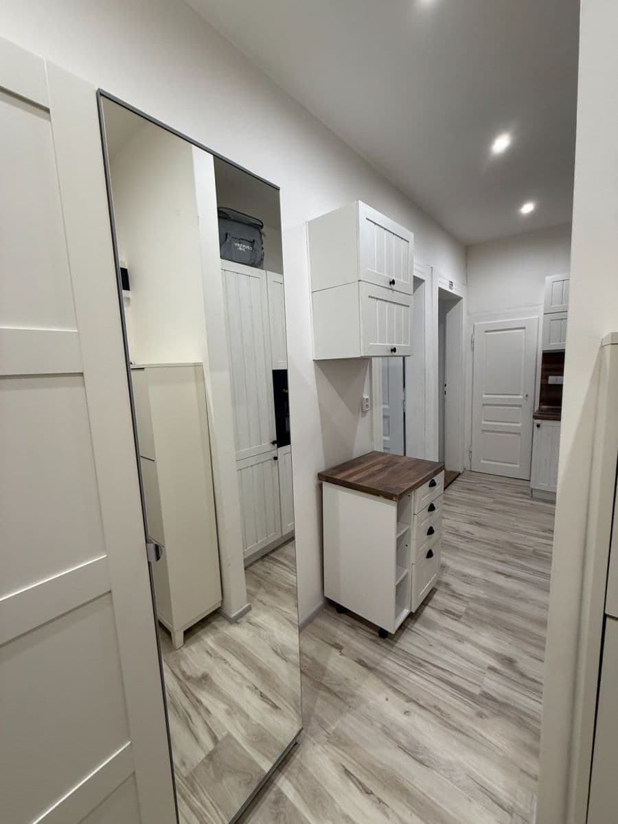 Prenájom bytu 2-izbový 58 m², Schnirchova, Praha, Praha Prenájom bytu 2-izbový 58 m², Schnirchova, Praha, Praha