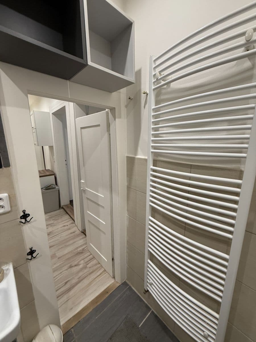 Prenájom bytu 2-izbový 58 m², Schnirchova, Praha, Praha Prenájom bytu 2-izbový 58 m², Schnirchova, Praha, Praha