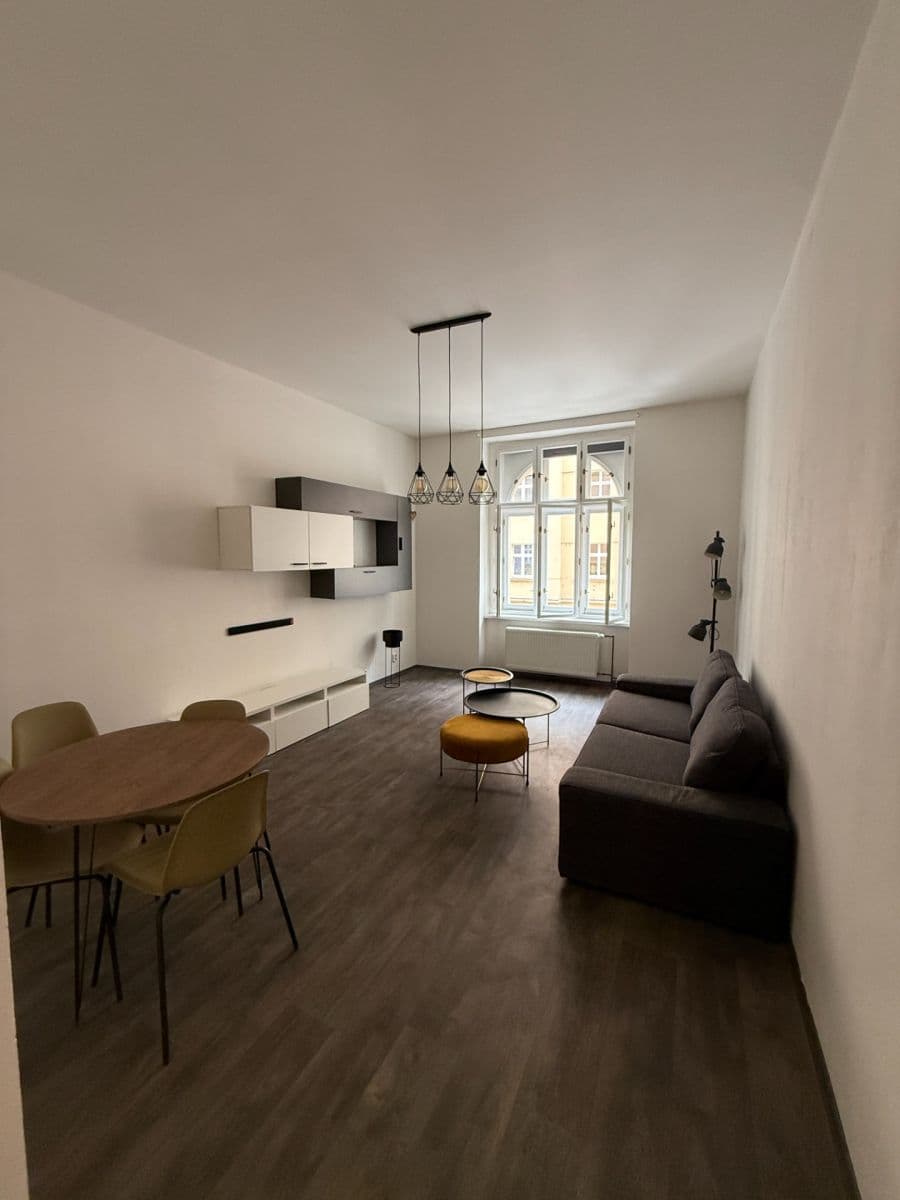Prenájom bytu 2-izbový 58 m², Schnirchova, Praha, Praha Prenájom bytu 2-izbový 58 m², Schnirchova, Praha, Praha