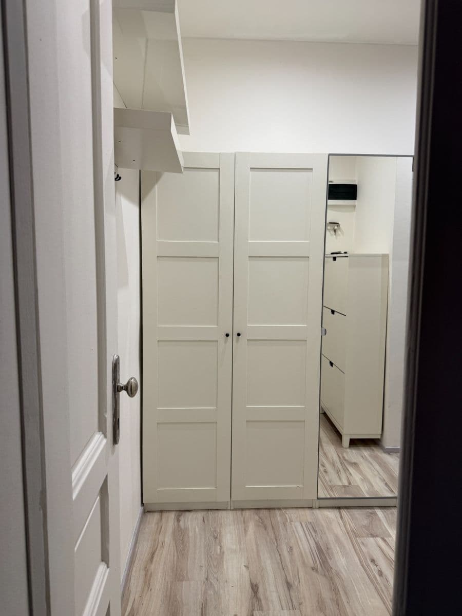 Prenájom bytu 2-izbový 58 m², Schnirchova, Praha, Praha Prenájom bytu 2-izbový 58 m², Schnirchova, Praha, Praha