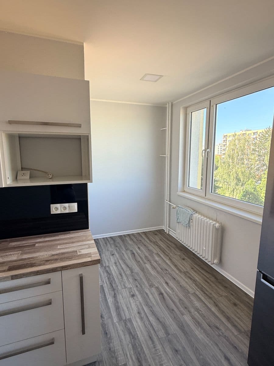 Predaj bytu 3-izbový 62 m², sídliště Vajgar, Jindřichův Hradec, Jihočeský kraj Predaj bytu 3-izbový 62 m², sídliště Vajgar, Jindřichův Hradec, Jihočeský kraj