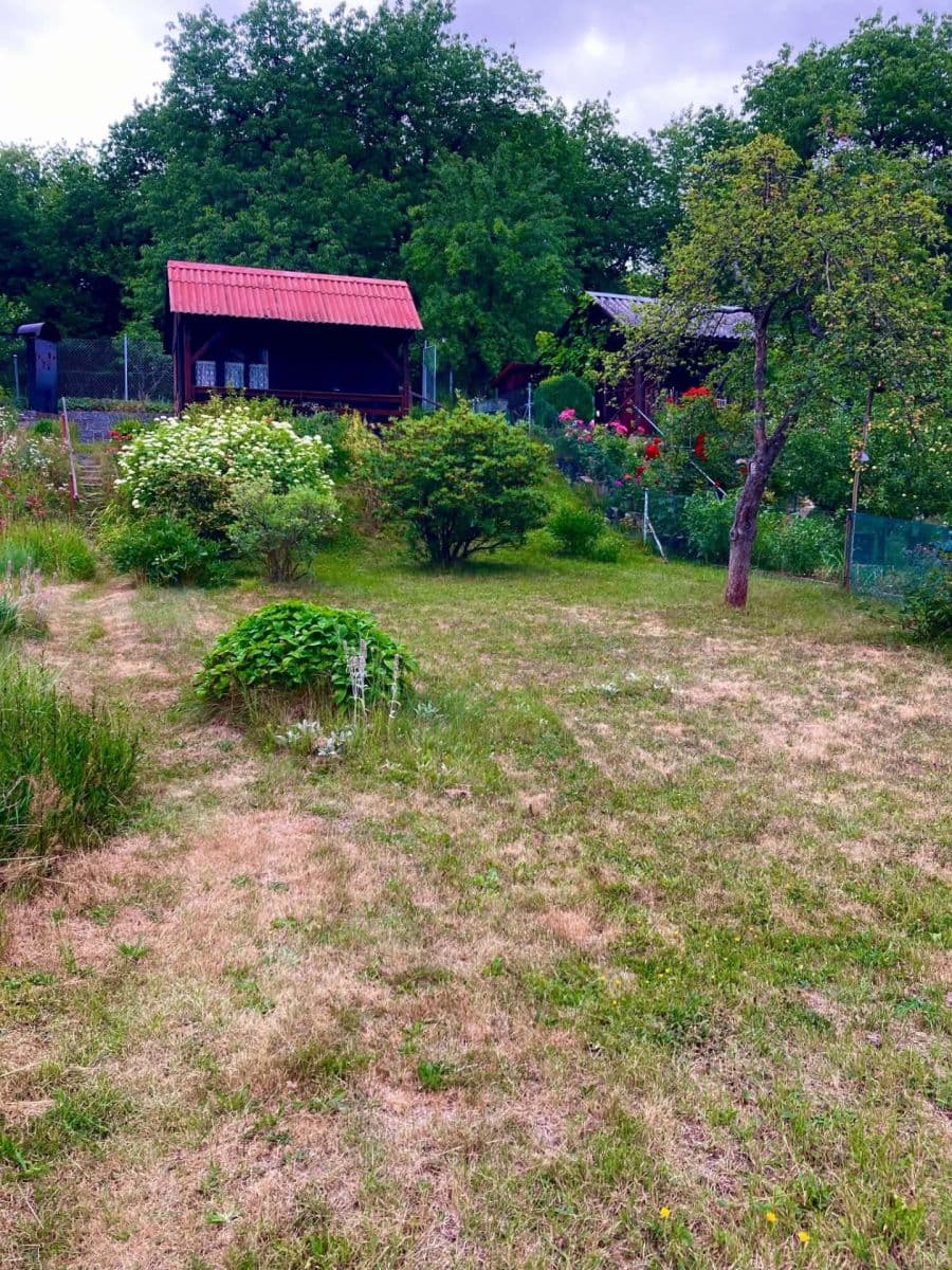 Predaj rekreačného objektu 16 m², pozemok 382 m², Votice, Středočeský kraj Predaj rekreačného objektu 16 m², pozemok 382 m², Votice, Středočeský kraj
