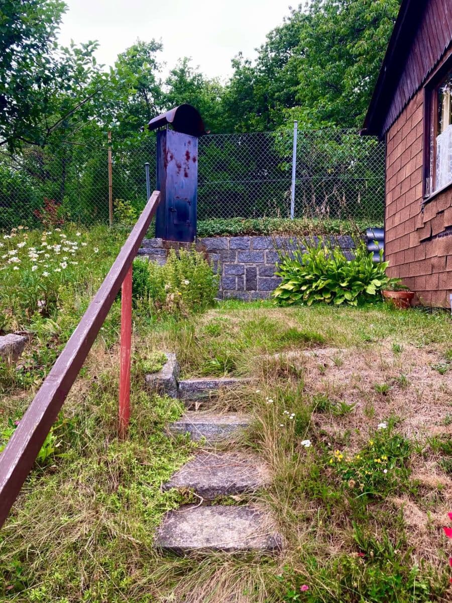 Predaj rekreačného objektu 16 m², pozemok 382 m², Votice, Středočeský kraj Predaj rekreačného objektu 16 m², pozemok 382 m², Votice, Středočeský kraj