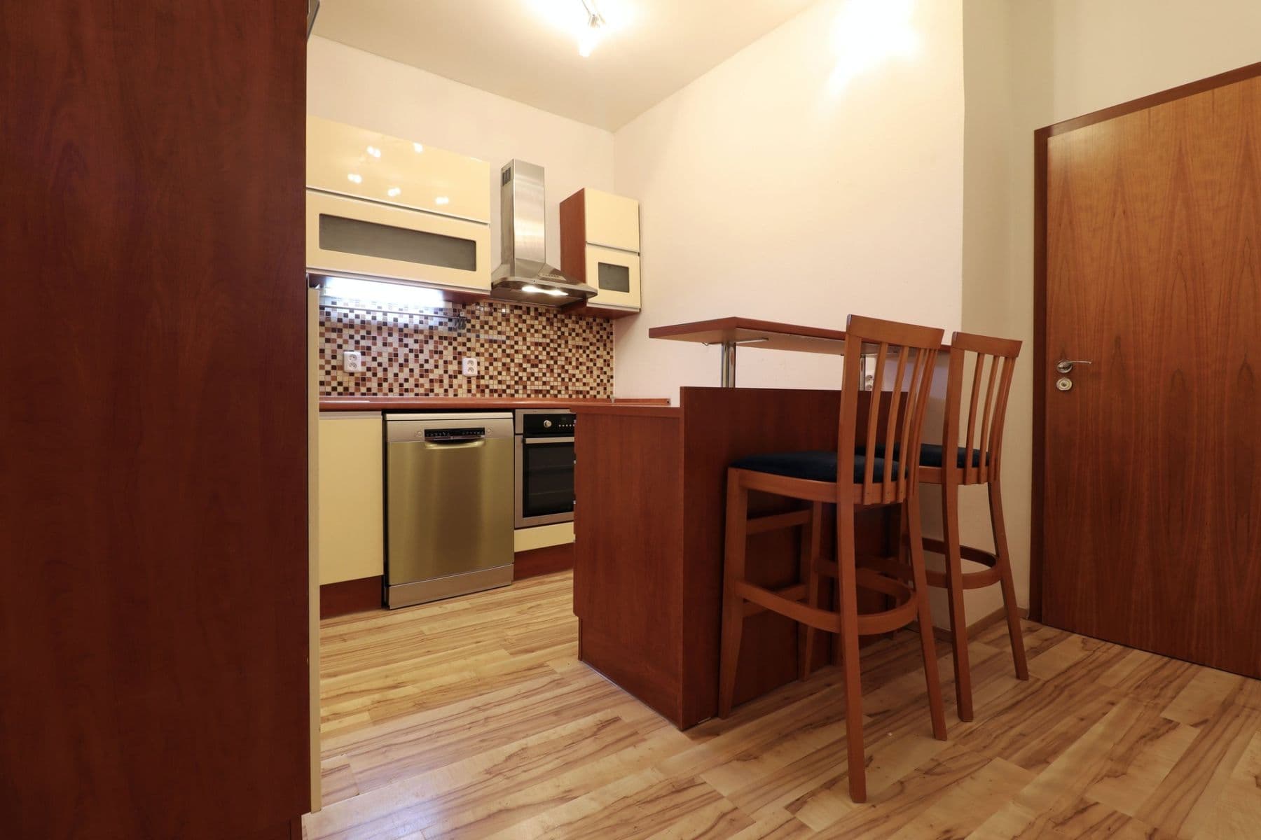 Prenájom bytu 2-izbový 65 m², Nuselská, Praha, Praha Prenájom bytu 2-izbový 65 m², Nuselská, Praha, Praha