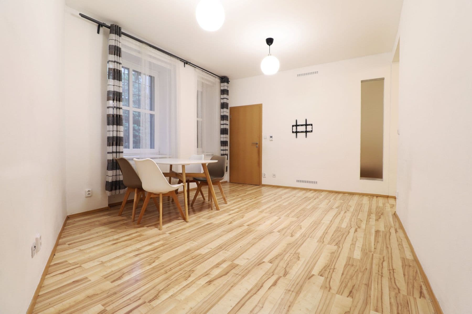 Prenájom bytu 2-izbový 65 m², Nuselská, Praha, Praha Prenájom bytu 2-izbový 65 m², Nuselská, Praha, Praha