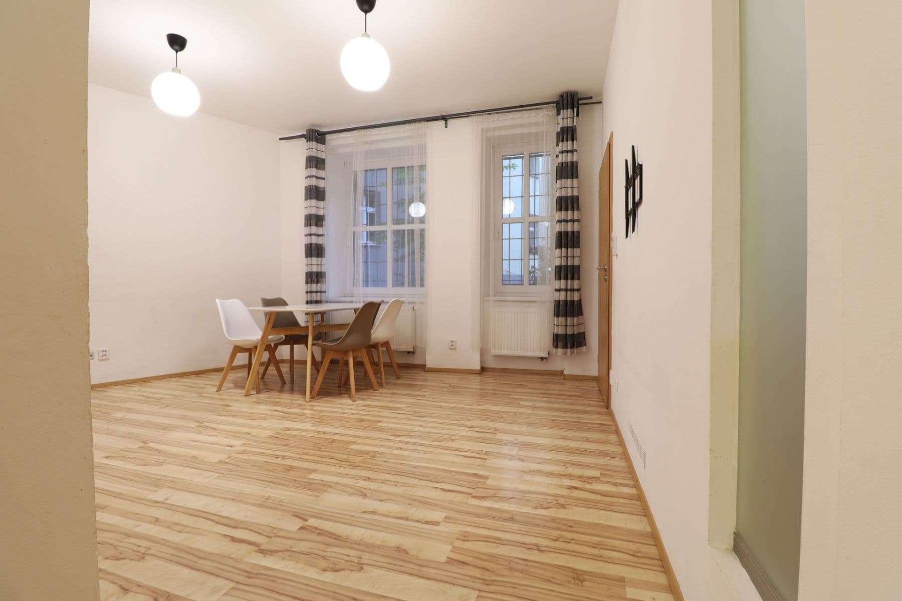 Prenájom bytu 2-izbový 65 m², Nuselská, Praha, Praha Prenájom bytu 2-izbový 65 m², Nuselská, Praha, Praha