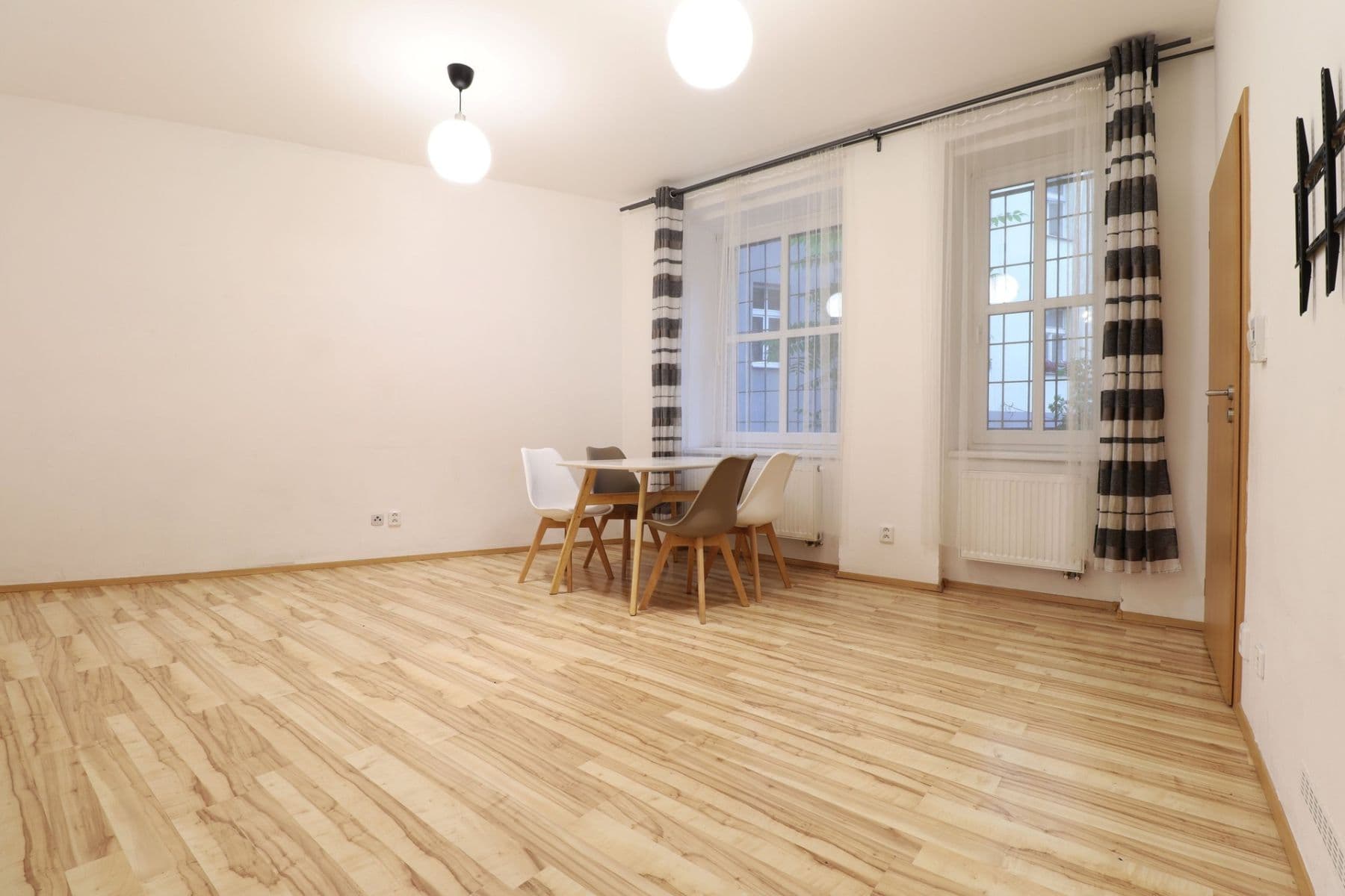 Prenájom bytu 2-izbový 65 m², Nuselská, Praha, Praha Prenájom bytu 2-izbový 65 m², Nuselská, Praha, Praha