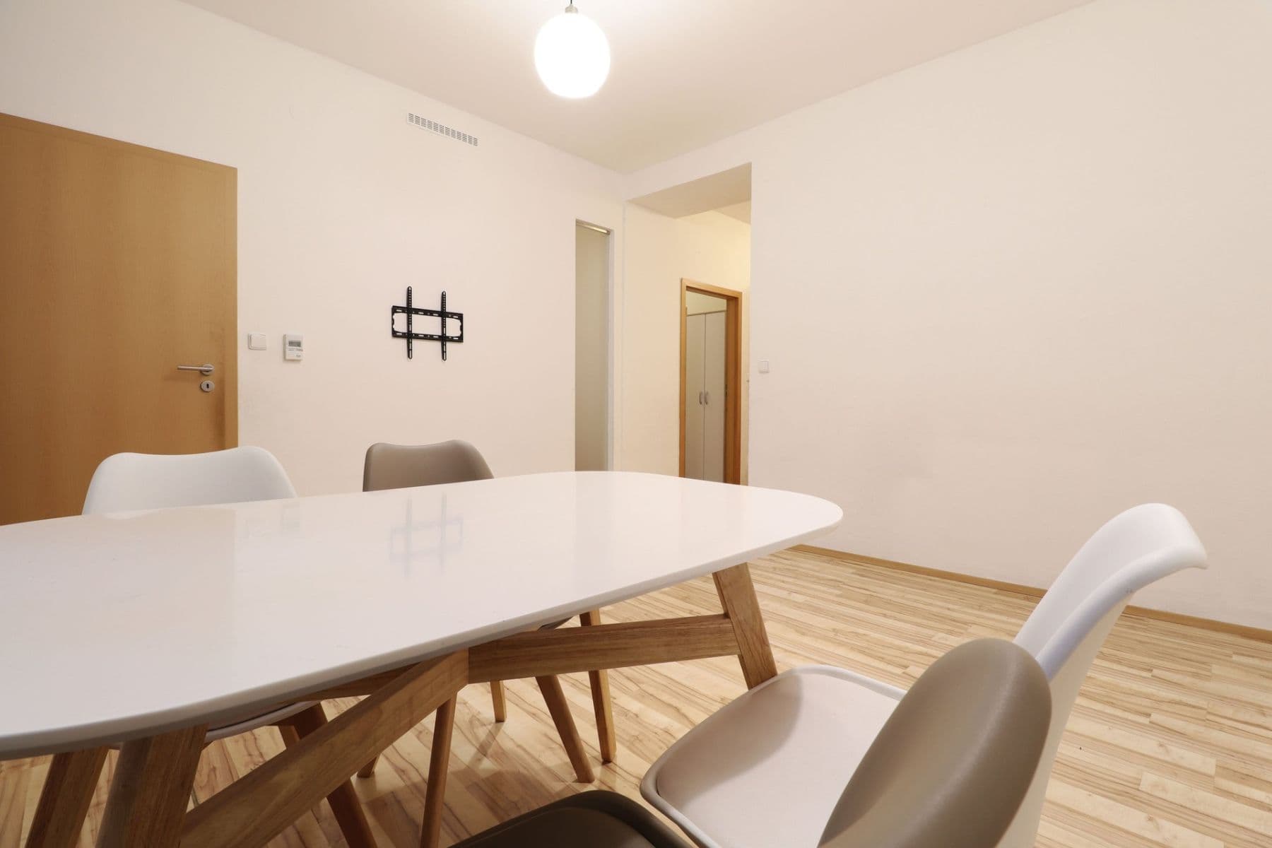 Prenájom bytu 2-izbový 65 m², Nuselská, Praha, Praha Prenájom bytu 2-izbový 65 m², Nuselská, Praha, Praha