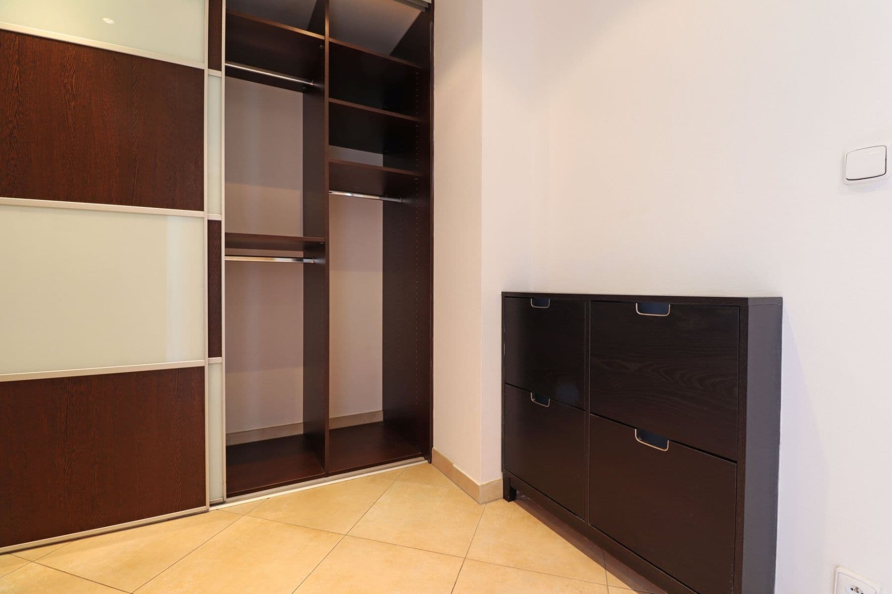 Prenájom bytu 1-izbový 43 m², Tlumačovská, Praha, Praha Prenájom bytu 1-izbový 43 m², Tlumačovská, Praha, Praha