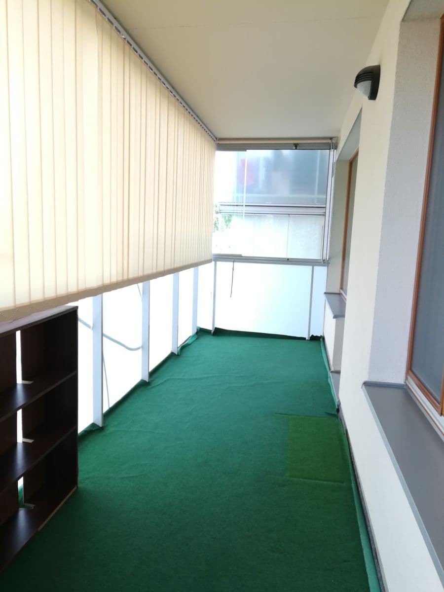 Prenájom bytu 2-izbový 55 m², Československého exilu, Praha, Praha Prenájom bytu 2-izbový 55 m², Československého exilu, Praha, Praha