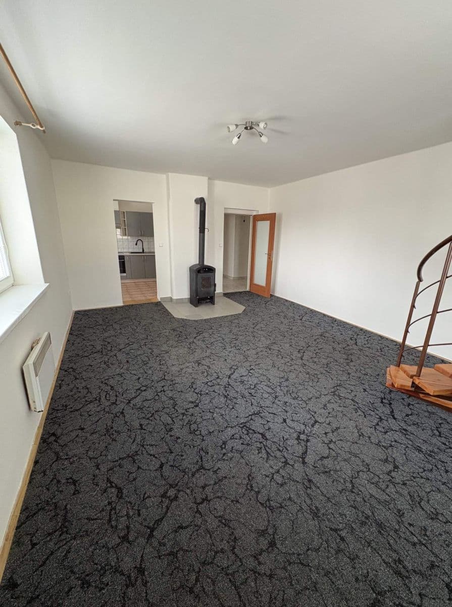 Prenájom bytu 3-izbový 103 m², Čs. armády, Žamberk, Pardubický kraj Prenájom bytu 3-izbový 103 m², Čs. armády, Žamberk, Pardubický kraj