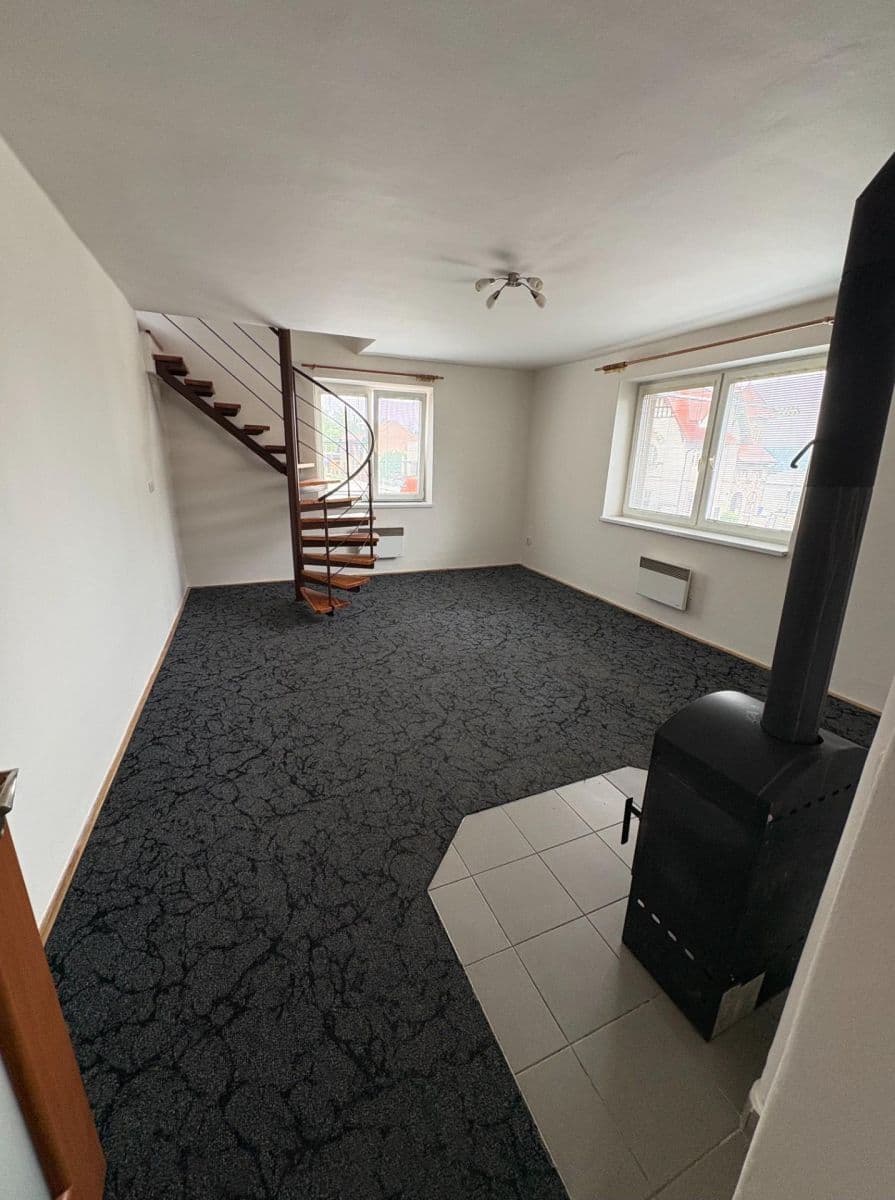 Prenájom bytu 3-izbový 103 m², Čs. armády, Žamberk, Pardubický kraj Prenájom bytu 3-izbový 103 m², Čs. armády, Žamberk, Pardubický kraj