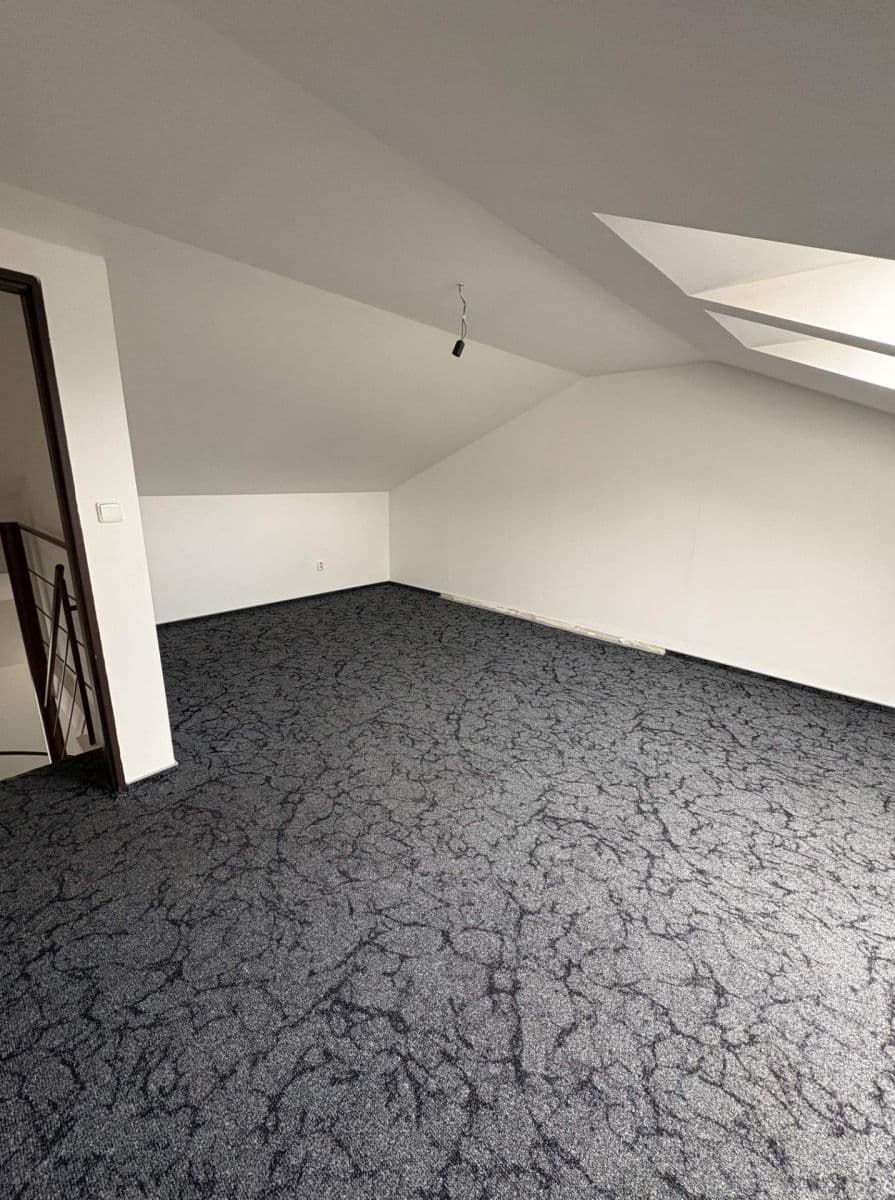 Prenájom bytu 3-izbový 103 m², Čs. armády, Žamberk, Pardubický kraj Prenájom bytu 3-izbový 103 m², Čs. armády, Žamberk, Pardubický kraj
