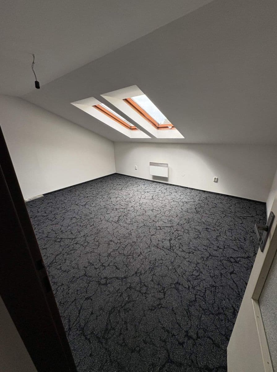 Prenájom bytu 3-izbový 103 m², Čs. armády, Žamberk, Pardubický kraj Prenájom bytu 3-izbový 103 m², Čs. armády, Žamberk, Pardubický kraj