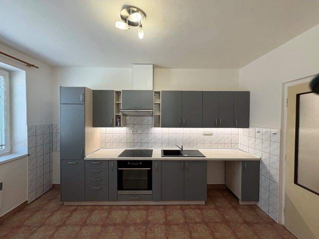 Prenájom bytu 3-izbový 103 m², Čs. armády, Žamberk, Pardubický kraj Prenájom bytu 3-izbový 103 m², Čs. armády, Žamberk, Pardubický kraj
