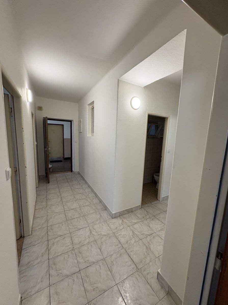 Prenájom bytu 3-izbový 103 m², Čs. armády, Žamberk, Pardubický kraj Prenájom bytu 3-izbový 103 m², Čs. armády, Žamberk, Pardubický kraj