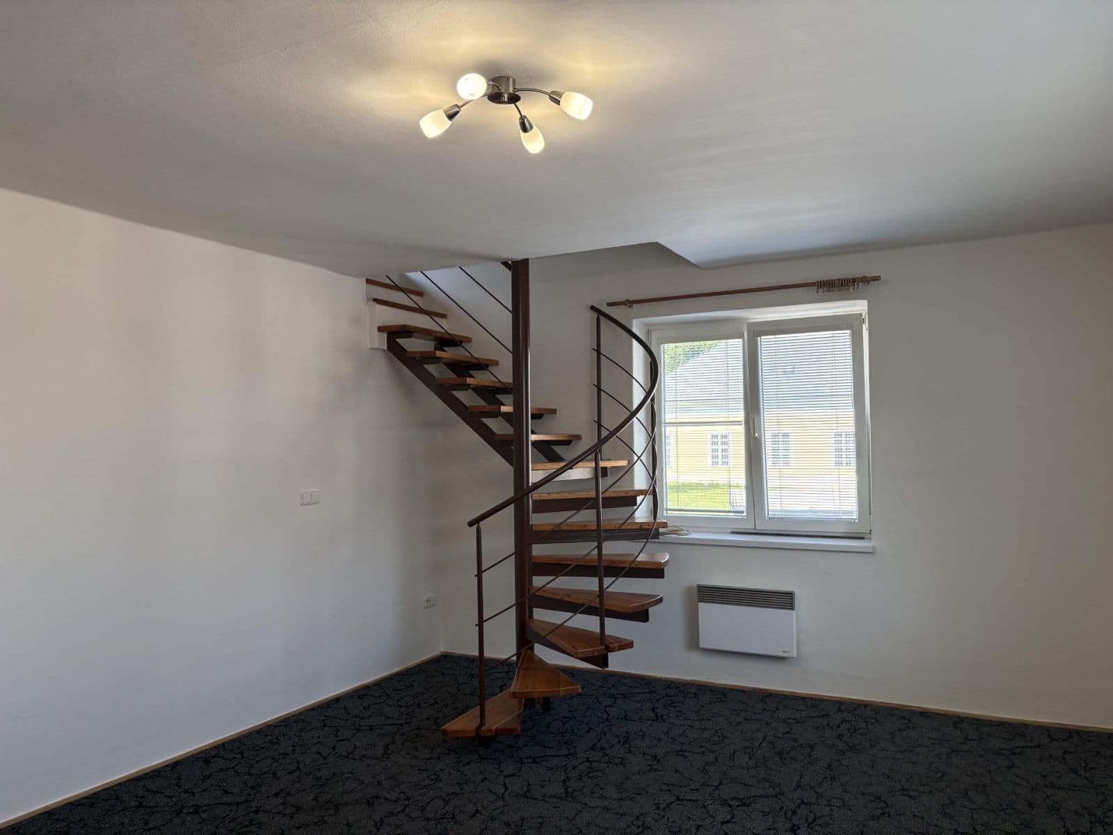 Prenájom bytu 3-izbový 103 m², Čs. armády, Žamberk, Pardubický kraj Prenájom bytu 3-izbový 103 m², Čs. armády, Žamberk, Pardubický kraj