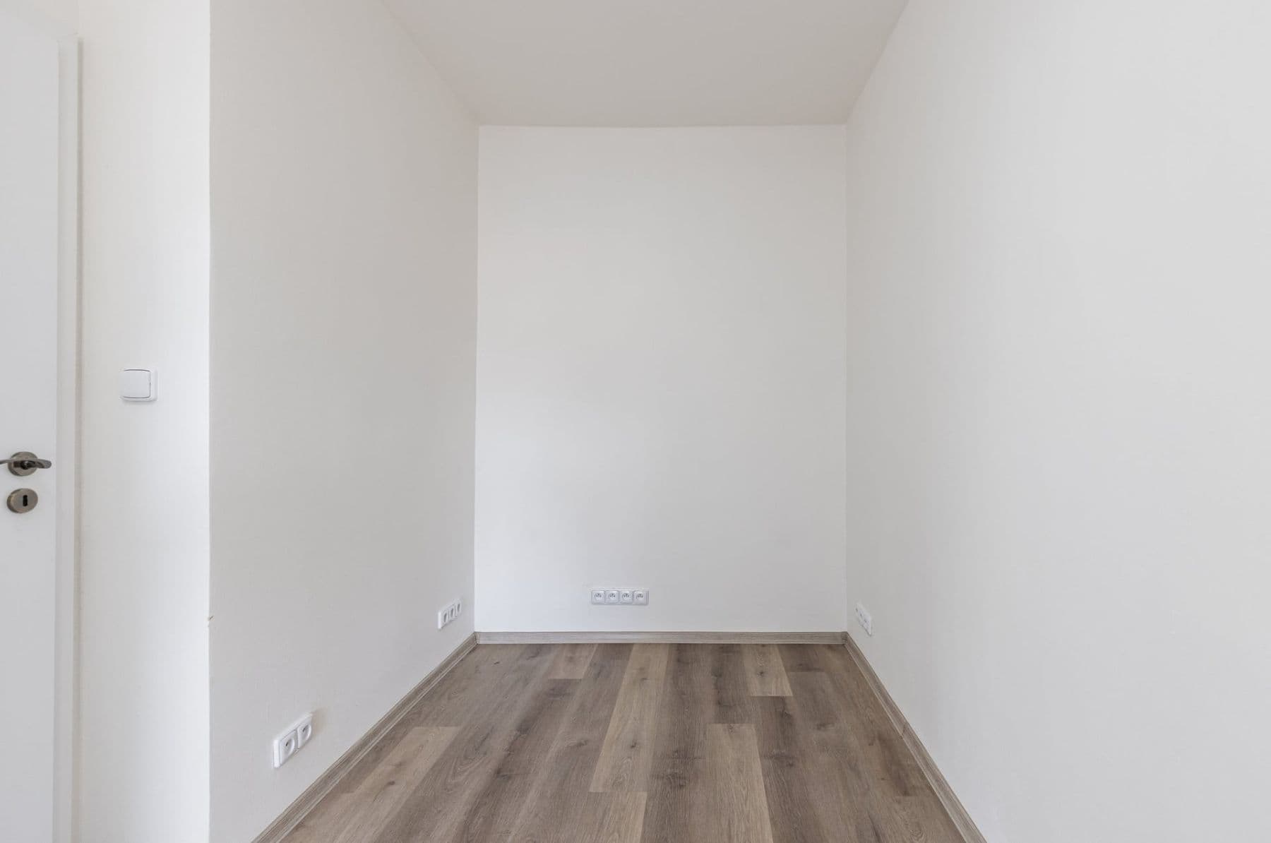 Prenájom bytu 2-izbový 74 m², Trojská, Praha, Praha Prenájom bytu 2-izbový 74 m², Trojská, Praha, Praha