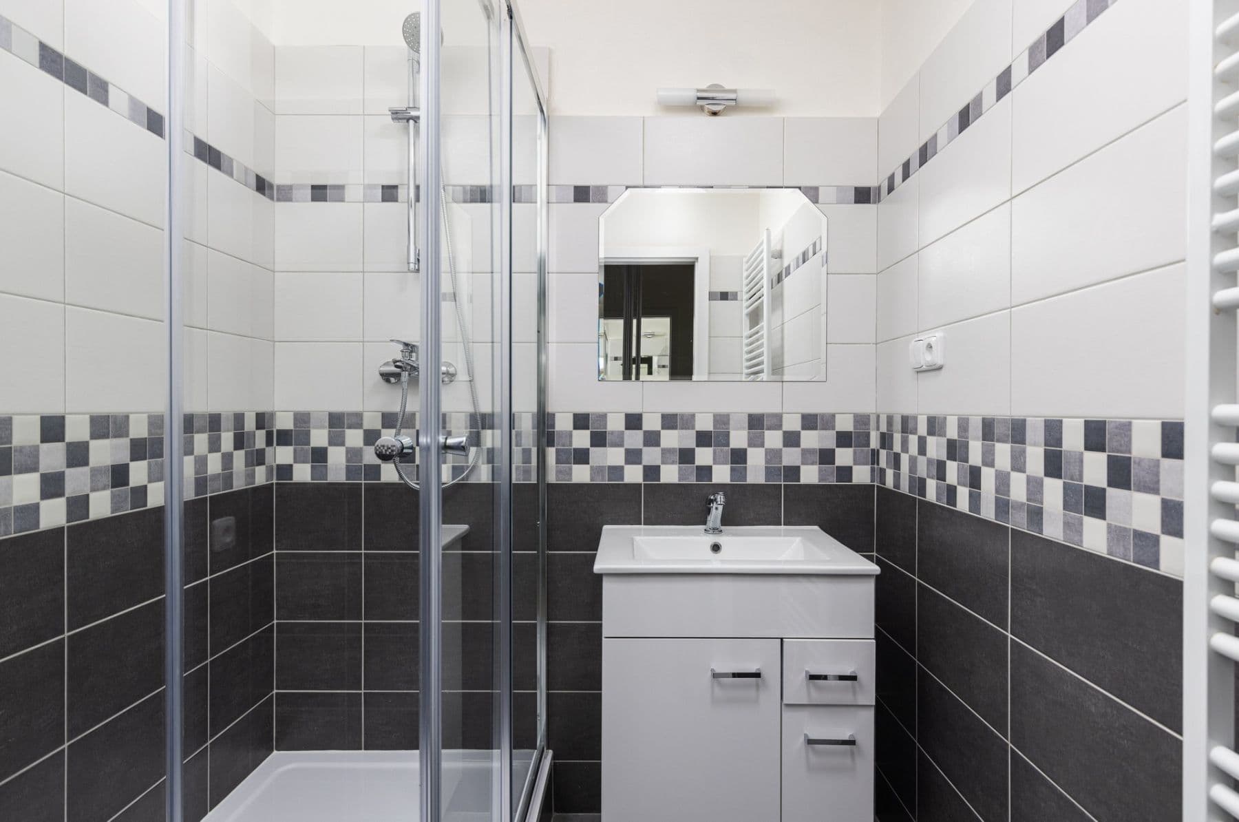 Prenájom bytu 2-izbový 74 m², Trojská, Praha, Praha Prenájom bytu 2-izbový 74 m², Trojská, Praha, Praha