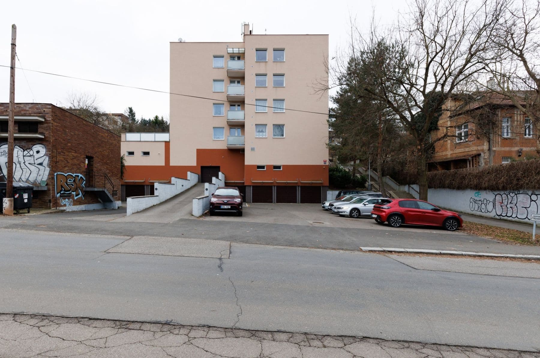 Prenájom bytu 2-izbový 74 m², Trojská, Praha, Praha Prenájom bytu 2-izbový 74 m², Trojská, Praha, Praha