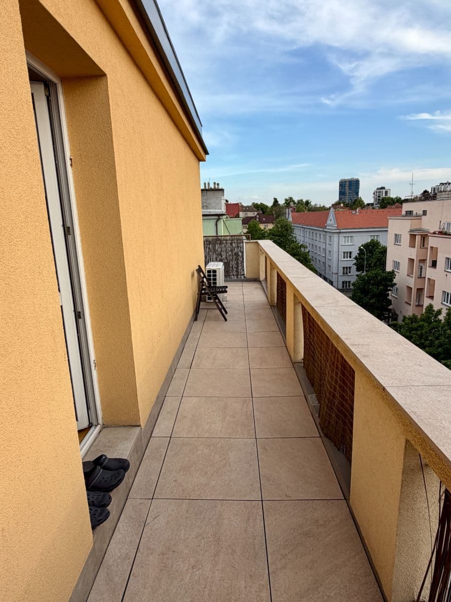 Prenájom bytu 2-izbový 48 m², Hartigova, Praha, Praha Prenájom bytu 2-izbový 48 m², Hartigova, Praha, Praha