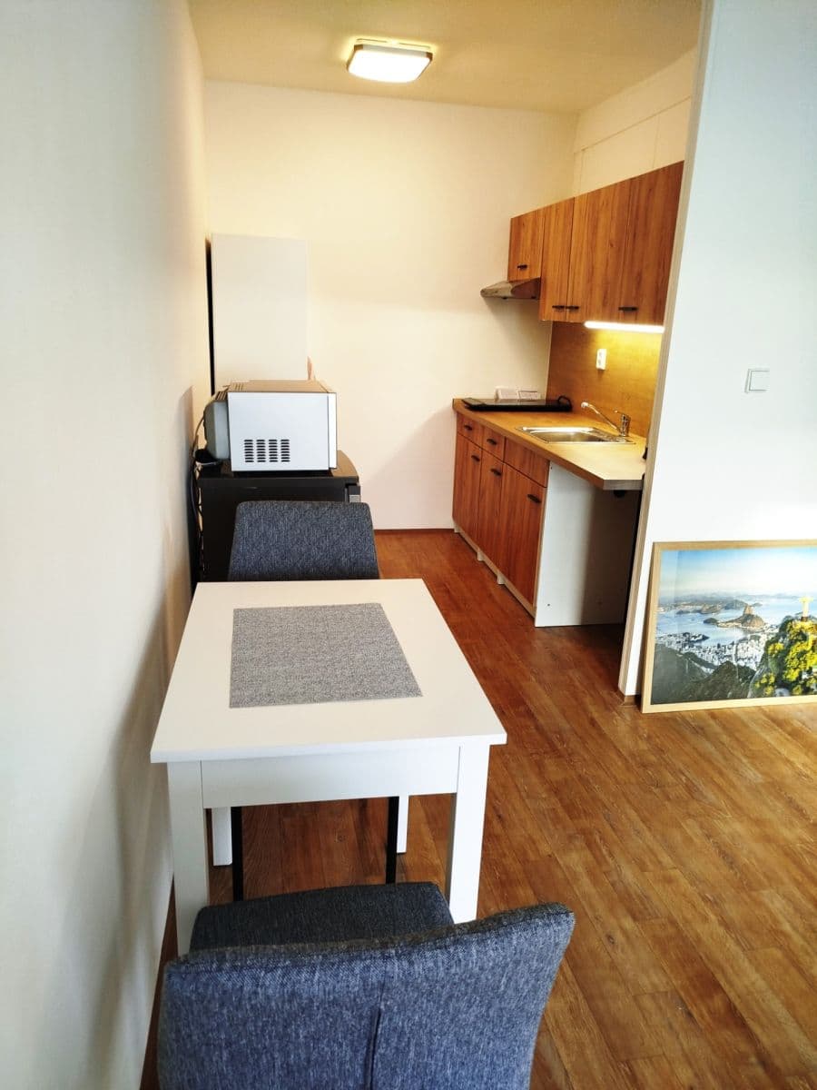 Prenájom bytu 2-izbový 45 m², Hráského, Praha, Praha Prenájom bytu 2-izbový 45 m², Hráského, Praha, Praha