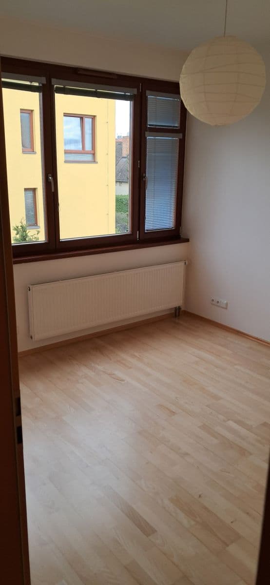 Prenájom bytu 3-izbový 60 m², Čistovická, Praha, Praha Prenájom bytu 3-izbový 60 m², Čistovická, Praha, Praha