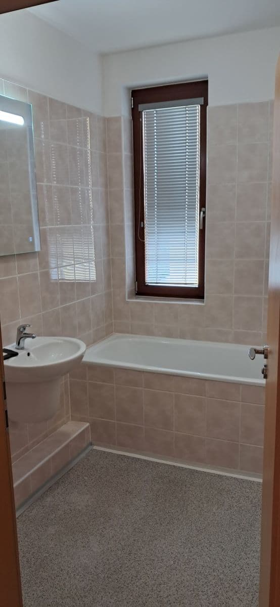 Prenájom bytu 3-izbový 60 m², Čistovická, Praha, Praha Prenájom bytu 3-izbový 60 m², Čistovická, Praha, Praha