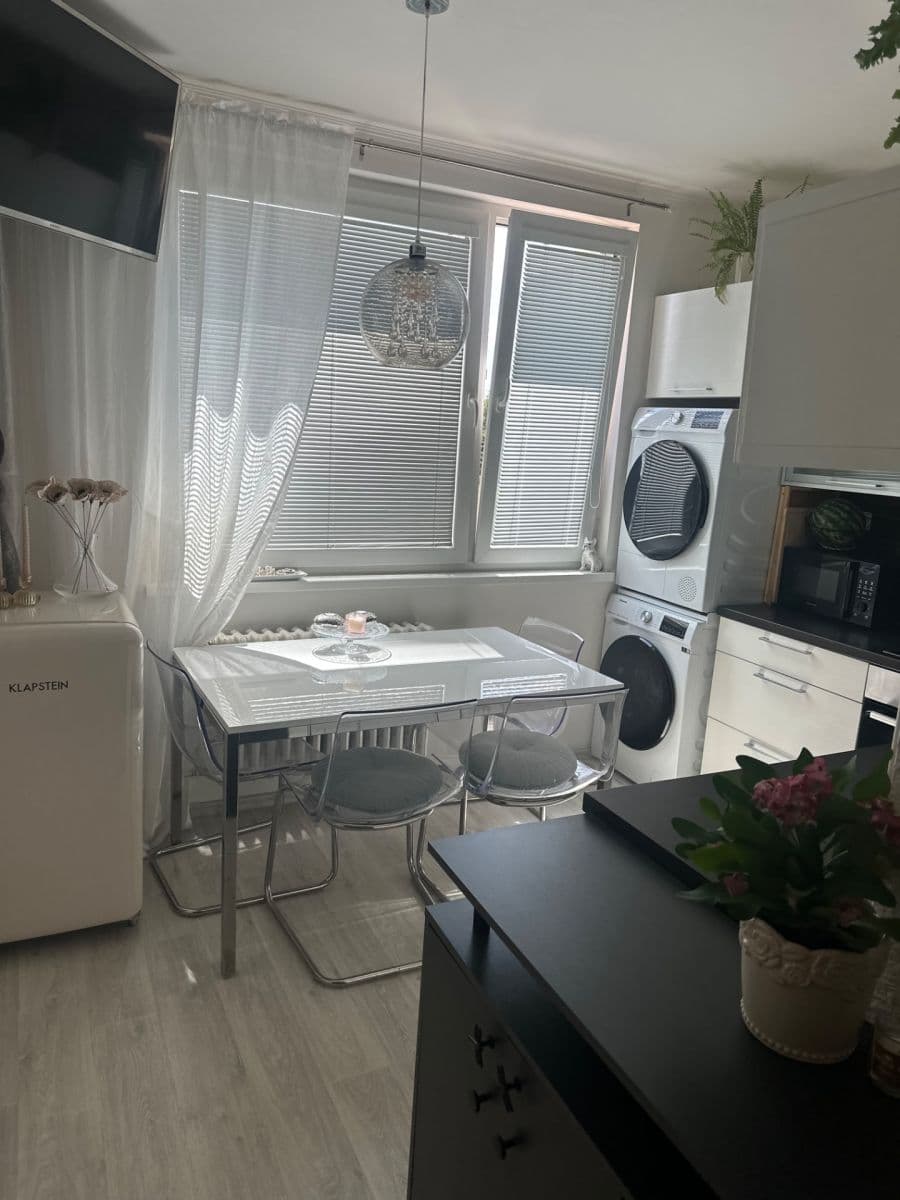 Predaj bytu 1-izbový 35 m², Fragnerova, Olomouc, Olomoucký kraj Predaj bytu 1-izbový 35 m², Fragnerova, Olomouc, Olomoucký kraj