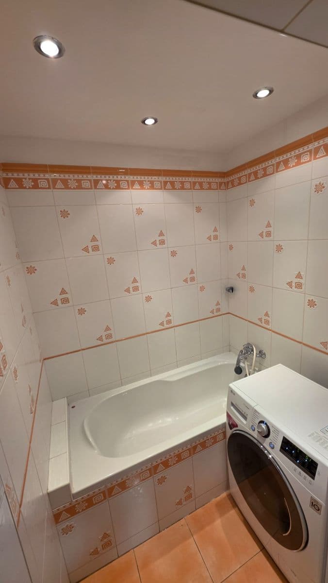 Prenájom bytu 1-izbový 24 m², Křížová, Praha, Praha Prenájom bytu 1-izbový 24 m², Křížová, Praha, Praha