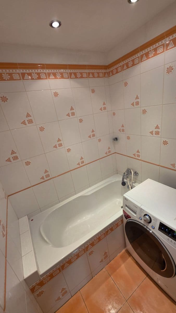 Prenájom bytu 1-izbový 24 m², Křížová, Praha, Praha Prenájom bytu 1-izbový 24 m², Křížová, Praha, Praha