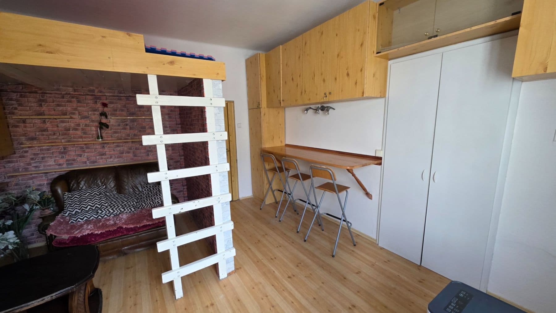 Prenájom bytu 1-izbový 24 m², Křížová, Praha, Praha Prenájom bytu 1-izbový 24 m², Křížová, Praha, Praha
