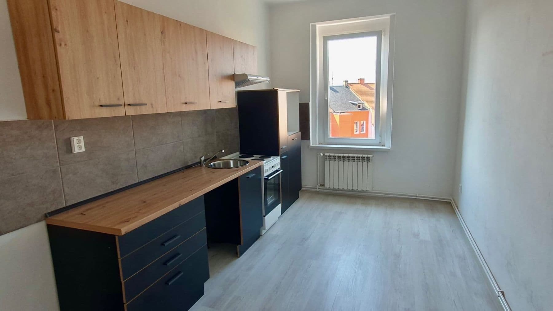Prenájom bytu 2-izbový 72 m², Zemská, Teplice, Ústecký kraj Prenájom bytu 2-izbový 72 m², Zemská, Teplice, Ústecký kraj