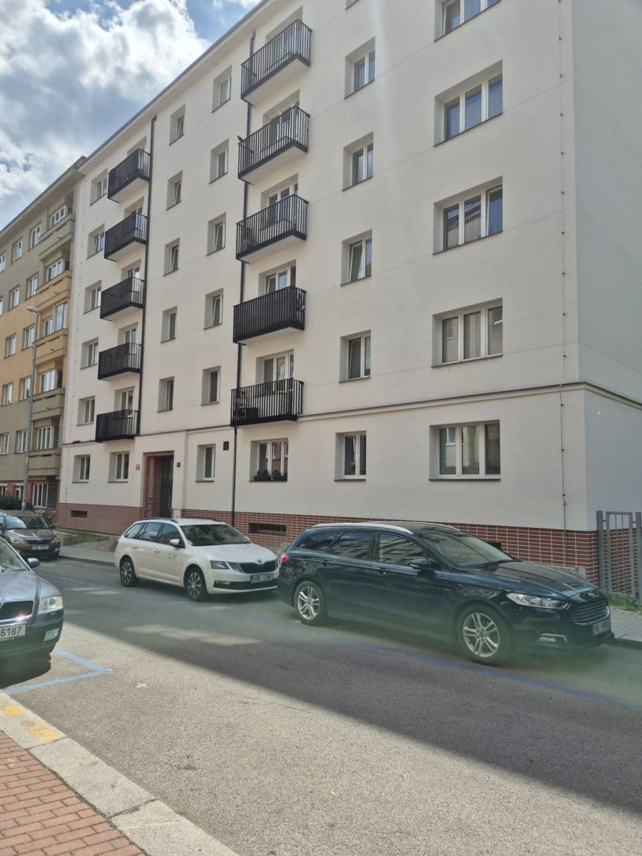Prenájom bytu 2-izbový 60 m², Užocká, Praha, Praha Prenájom bytu 2-izbový 60 m², Užocká, Praha, Praha