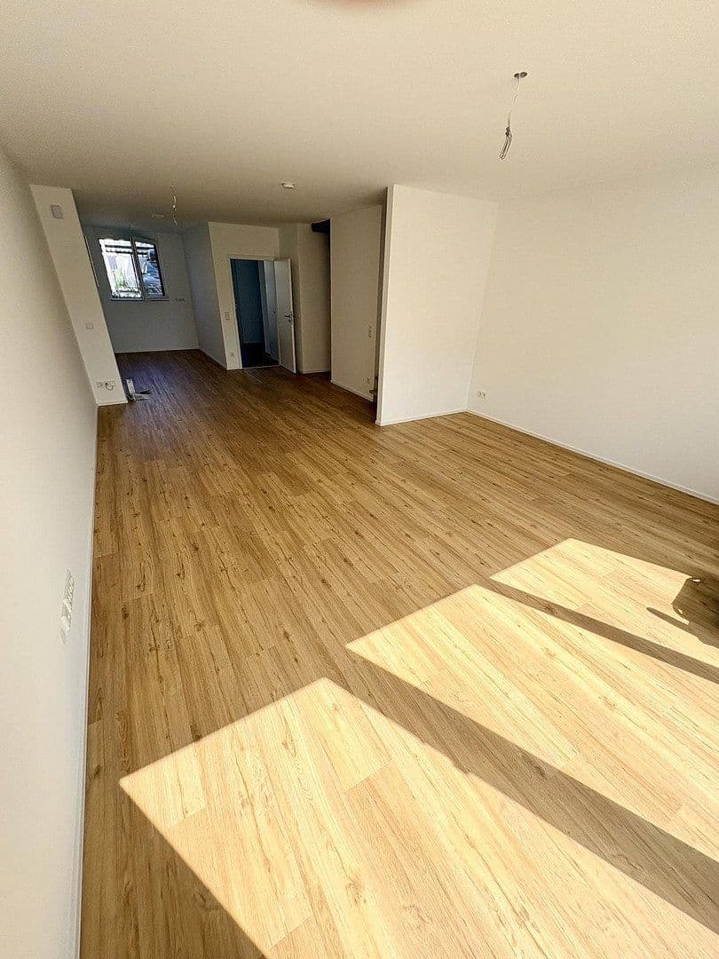 Prenájom domu 145 m², pozemok 115 m², Lilienstrasse 29., Stein, Bavorsko Prenájom domu 145 m², pozemok 115 m², Lilienstrasse 29., Stein, Bavorsko