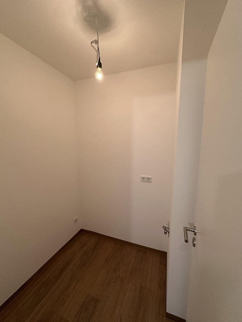 Prenájom bytu 2-izbový 58 m², Regensburger Str. 99, Neumarkt in der Oberpfalz, Bavorsko Prenájom bytu 2-izbový 58 m², Regensburger Str. 99, Neumarkt in der Oberpfalz, Bavorsko