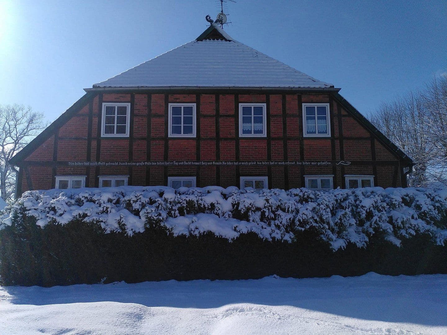 Predaj domu 430 m², pozemok 4.900 m², Rullstorf, Dolné Sasko Predaj domu 430 m², pozemok 4.900 m², Rullstorf, Dolné Sasko
