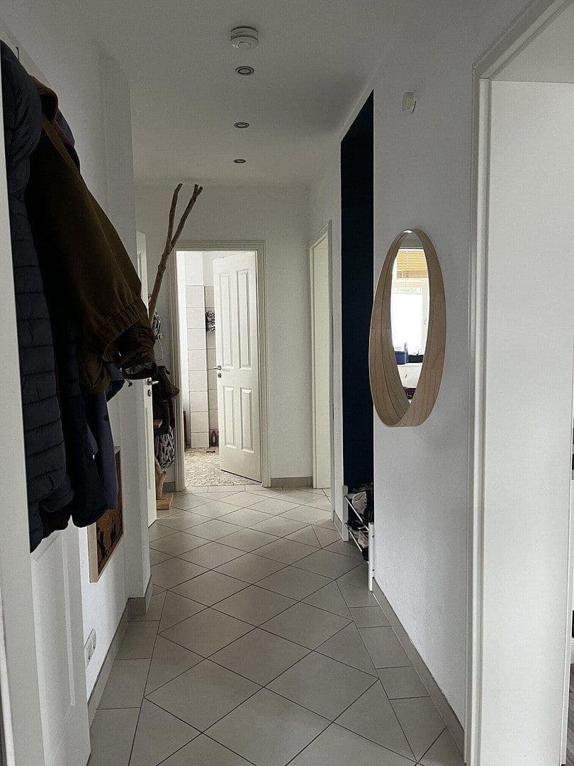 Prenájom bytu 4-izbový 78 m², Bentschener Weg 17, Berlin, Berlín Prenájom bytu 4-izbový 78 m², Bentschener Weg 17, Berlin, Berlín