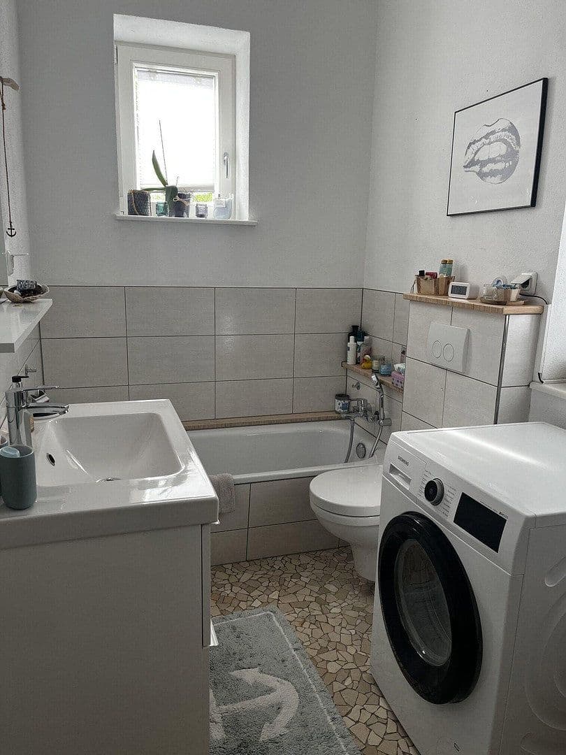 Prenájom bytu 4-izbový 78 m², Bentschener Weg 17, Berlin, Berlín Prenájom bytu 4-izbový 78 m², Bentschener Weg 17, Berlin, Berlín