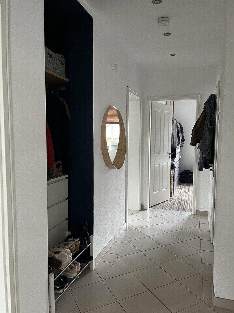 Prenájom bytu 4-izbový 78 m², Bentschener Weg 17, Berlin, Berlín Prenájom bytu 4-izbový 78 m², Bentschener Weg 17, Berlin, Berlín