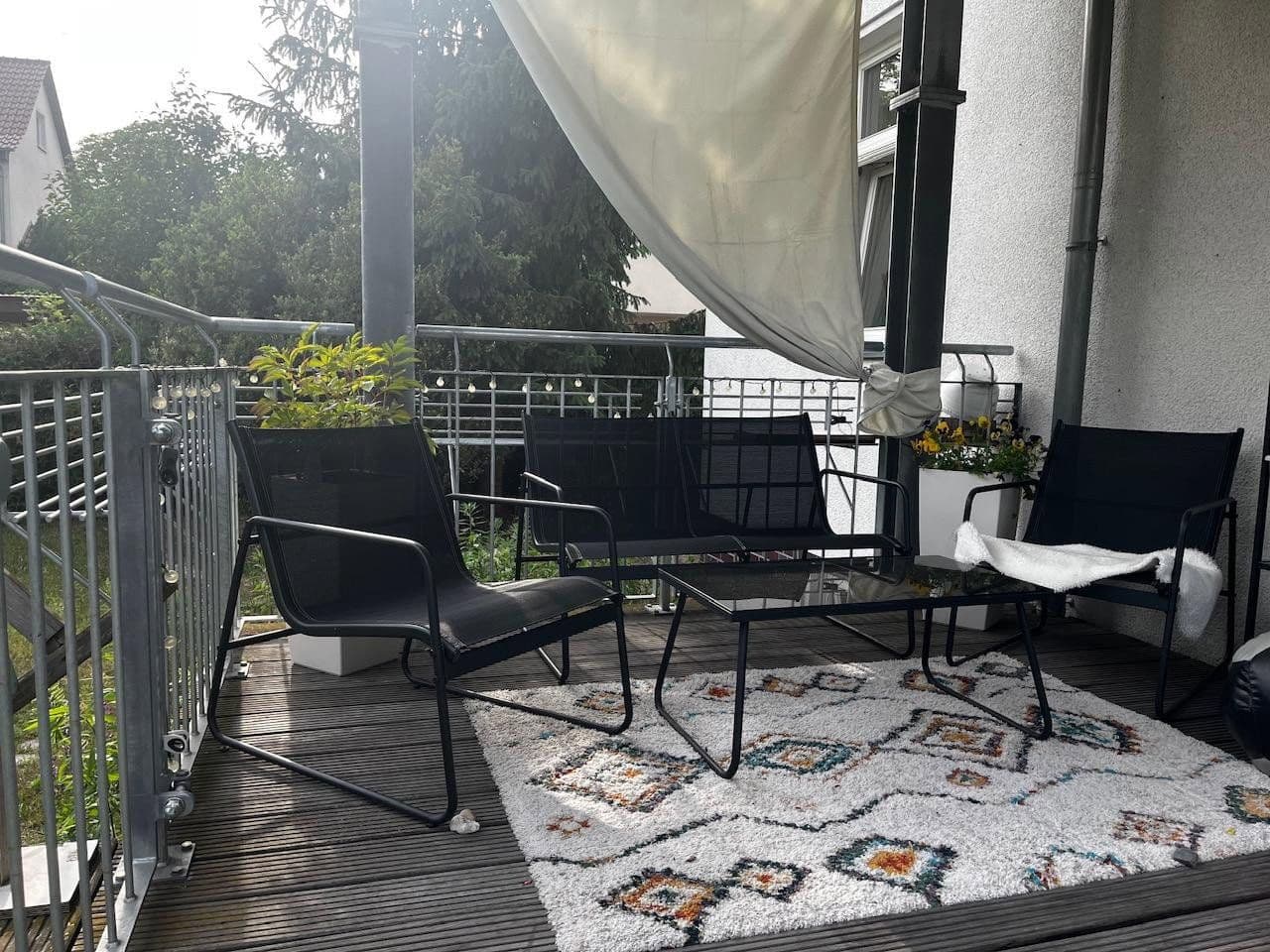 Prenájom bytu 4-izbový 78 m², Bentschener Weg 17, Berlin, Berlín Prenájom bytu 4-izbový 78 m², Bentschener Weg 17, Berlin, Berlín