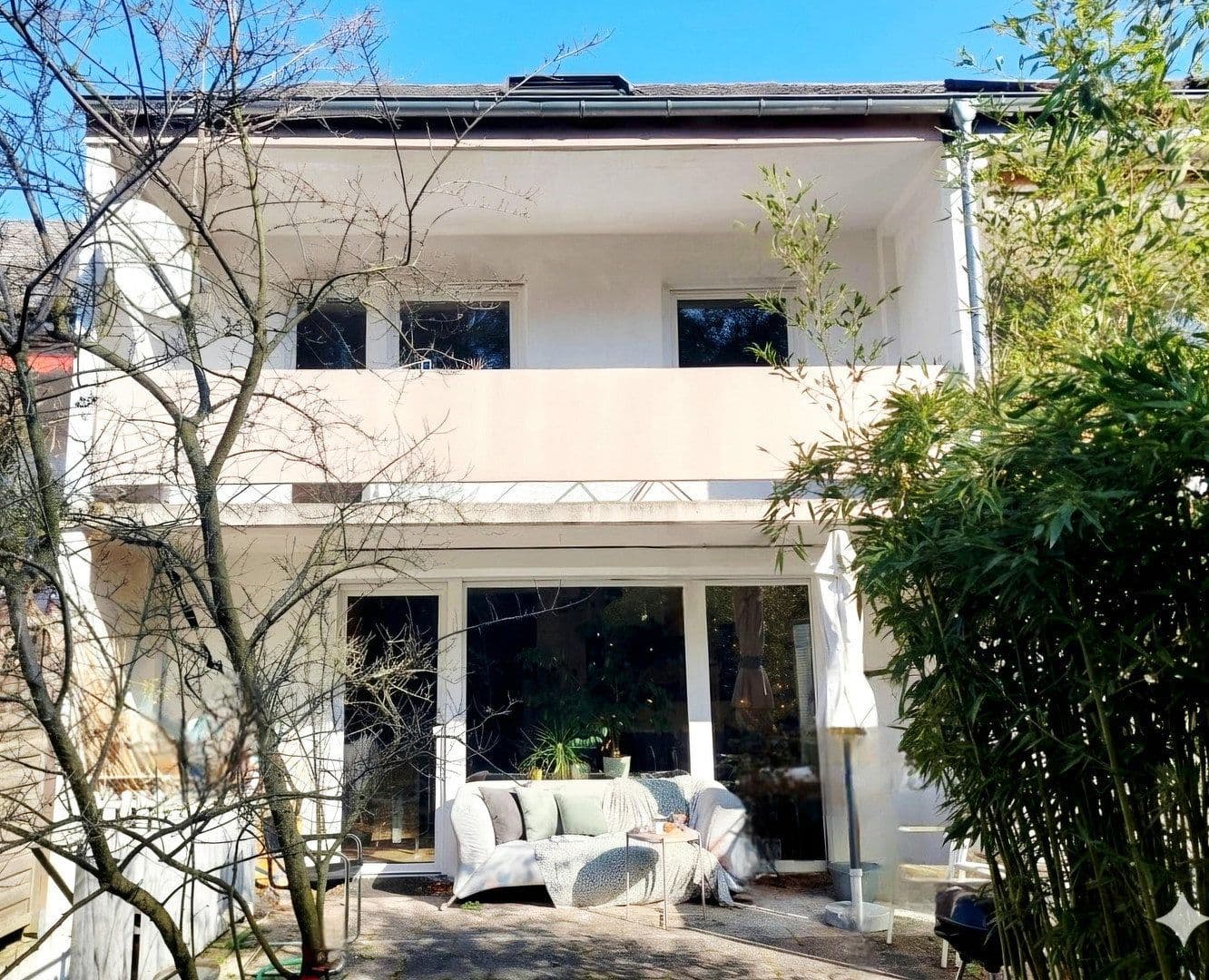 Predaj domu 130 m², pozemok 255 m², Heusenstamm, Hesensko Predaj domu 130 m², pozemok 255 m², Heusenstamm, Hesensko