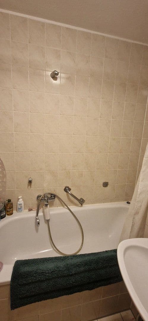 Prenájom bytu 2-izbový 55 m², Hirschstr. 36, Karlsruhe, Bádensko-Wurttembersko Prenájom bytu 2-izbový 55 m², Hirschstr. 36, Karlsruhe, Bádensko-Wurttembersko