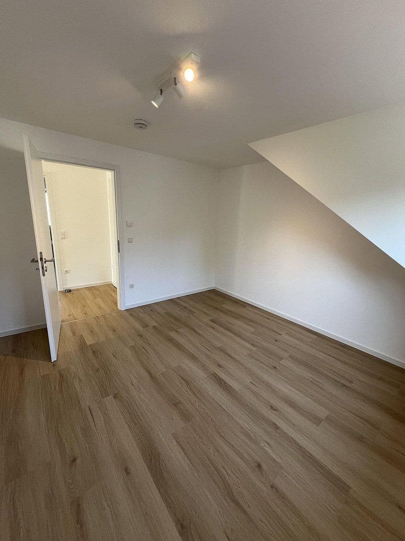 Prenájom bytu 3-izbový 74 m², Baden-Baden, Bádensko-Wurttembersko Prenájom bytu 3-izbový 74 m², Baden-Baden, Bádensko-Wurttembersko
